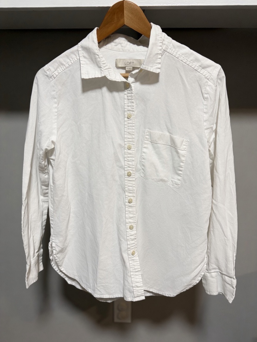 LOFT White Linen Blend Button Down Shirt M Classic Clean Girl Layering